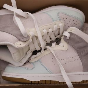 Nike womens dunk high 7.5